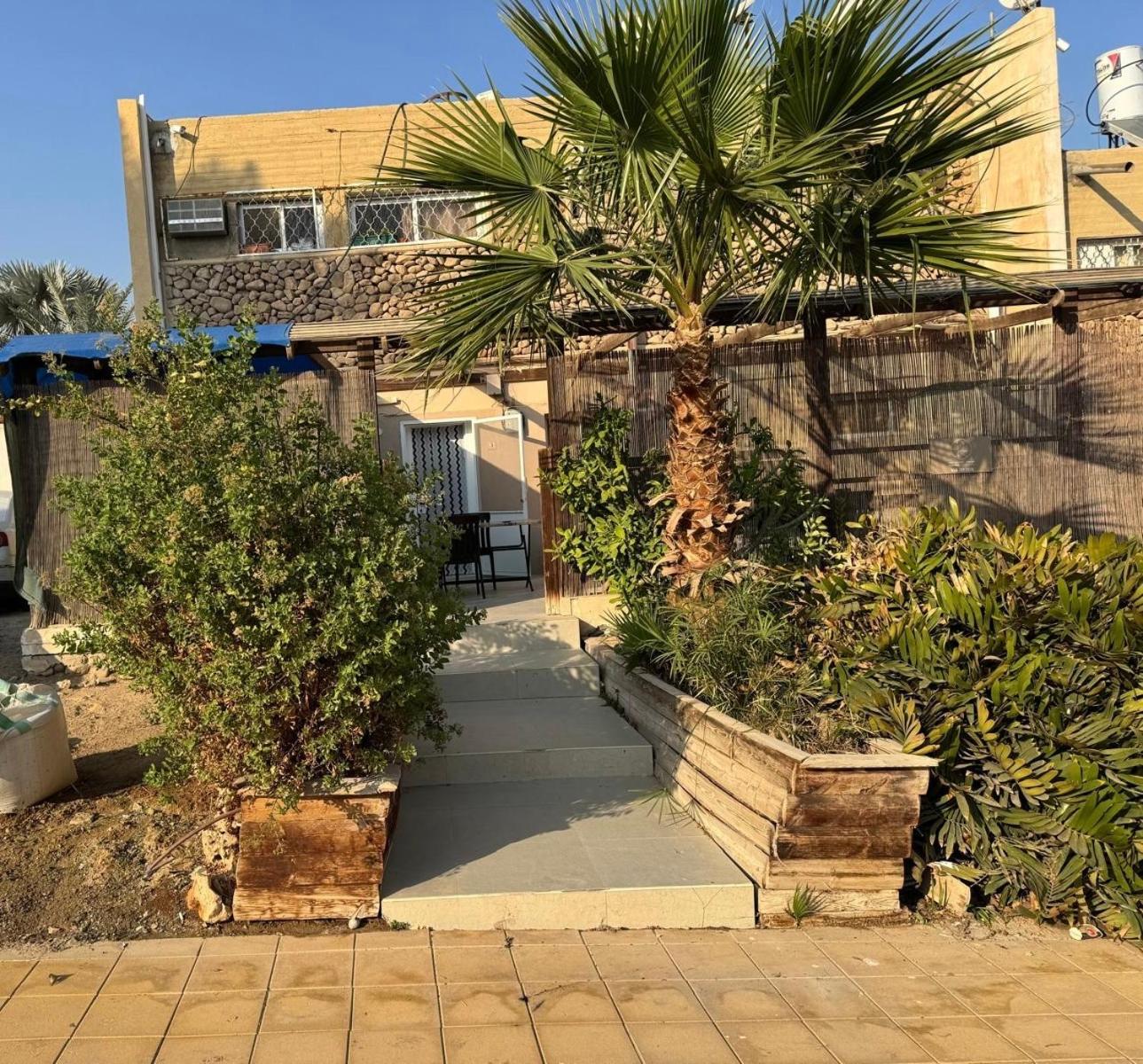 Loren Village Neve Zohar Esterno foto